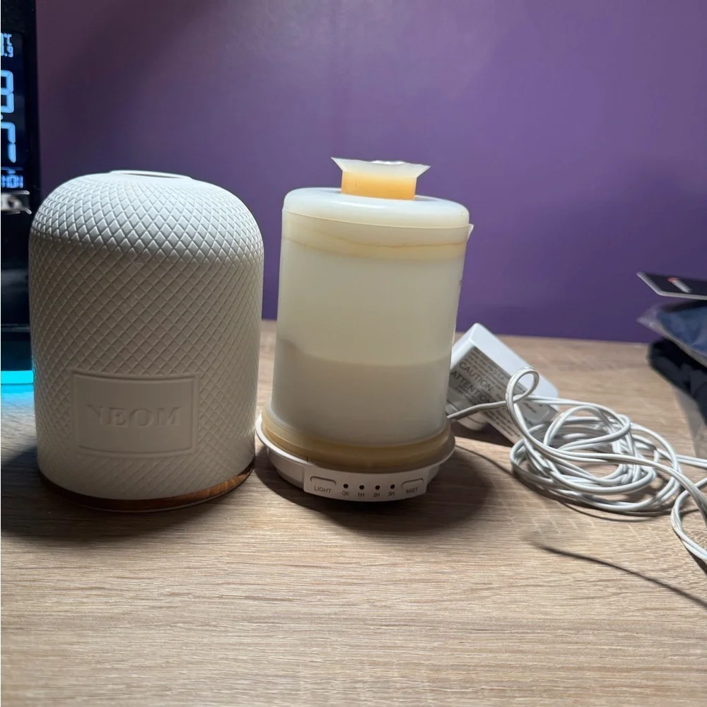 Cream Aromatherapy Diffuser